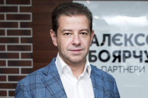 Підозрюваного у шахрайстві депутата Алєксєєва арештували з можливістю внесення застави