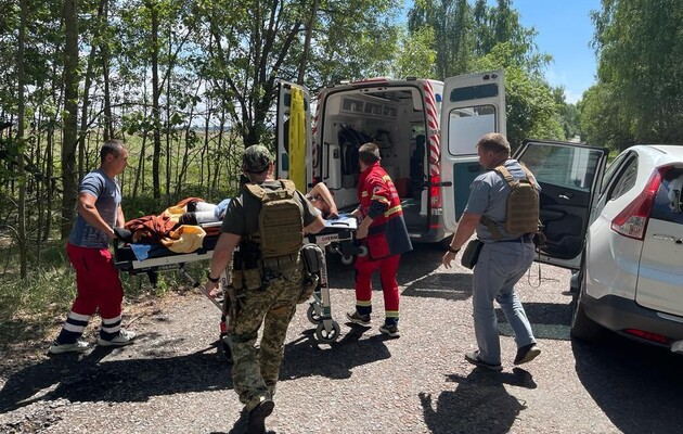 На Чернігівщині російські снаряди прилетіли в центр села, постраждали люди