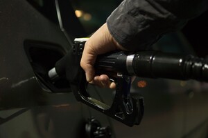 В уряді спрогнозували, як здорожчає бензин та дизпаливо