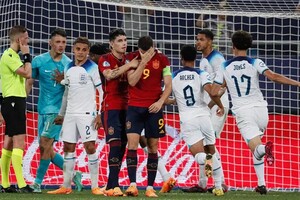Англия обыграла Испанию в драматичном финале молодежного Евро-2023