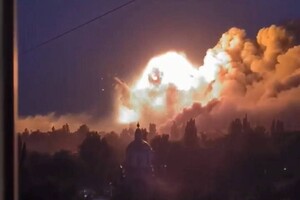 В Херсоне раздались громкие взрывы, вероятно, есть попадания