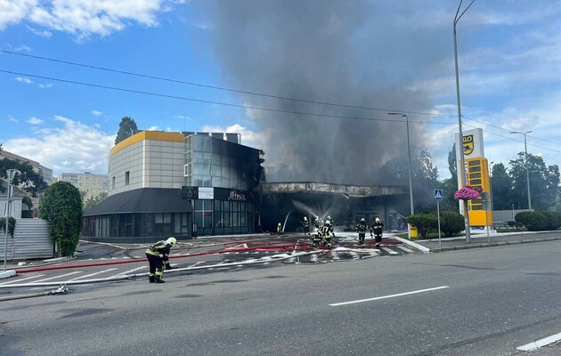 В Киеве произошел пожар на АЗС – трое пострадавших