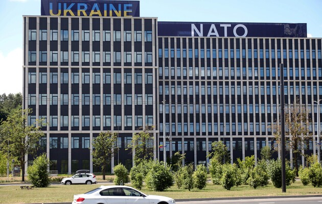 Spiegel о коммюнике саммита НАТО: «В черновике говорится, что будущее Украины в Альянсе. Но дат нет»