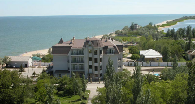 Будівлю зрівняли вщент: Бердянська МВА повідомила про влучання в готель, де жили російські окупанти