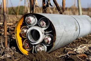 Зеленський розповів, де українські військові використовуватимуть касетні боєприпаси