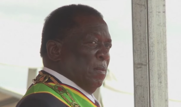 Президент Зимбабве за месяц до выборов подписал закон, запрещающий его критиковать
