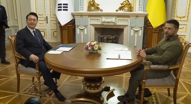 Зеленский провел переговоры с президентом Южной Кореи