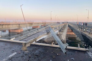 Обвал Крымского моста: Гуменюк подозревает провокацию, а в ГУР напомнили, что эта конструкция вообще лишняя