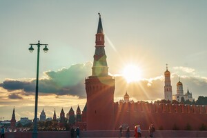 FT: Западу все же следует поддерживать связь с Кремлем