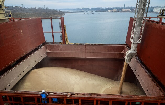Кулеба призвал ЕС расширить альтернативные пути для экспорта зерна из Украины