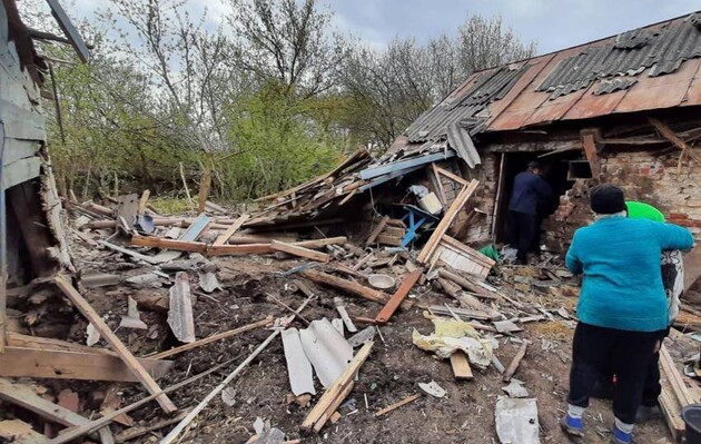 Жители пограничной Сумщины фактически ежедневно подвергаются российским атакам, разрушенные здания здесь - очень частое явление