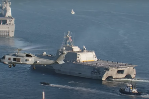 “Стримування” Китаю: США вперше ввели в експлуатацію військовий корабель в іноземному порту