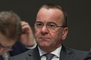 Министр обороны Германии в последний момент отменил визит в Ирак