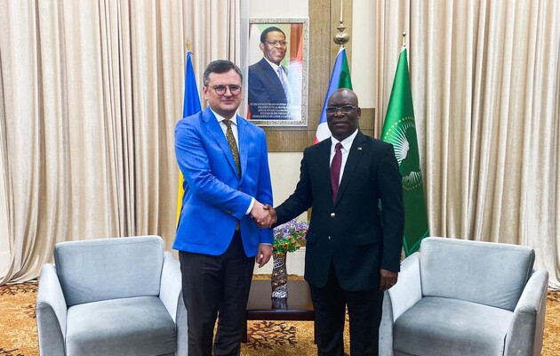 Дмитрий Кулеба на встрече с главой МИД Экваториальной Гвинеи Симеоном Ангуэ