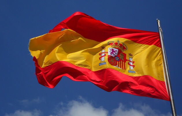 Опросы показывают, что на выборах в Испании большинство в парламенте получают правые – Reuters