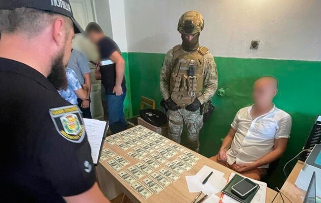 Члена ВВК в Полтавской области разоблачили на вымогательстве 4 тысяч долларов за заключение комиссии