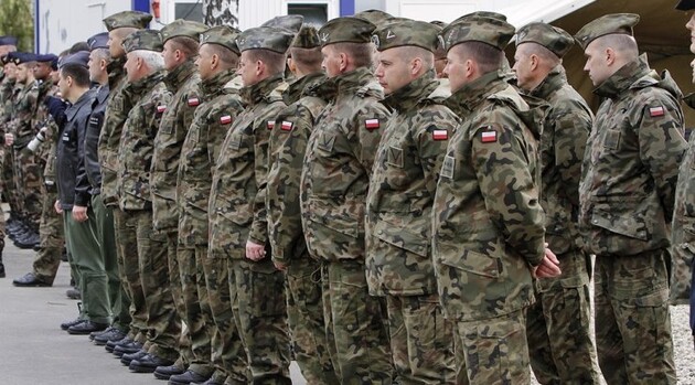 Польша вдвое увеличивает армию на фоне активности 