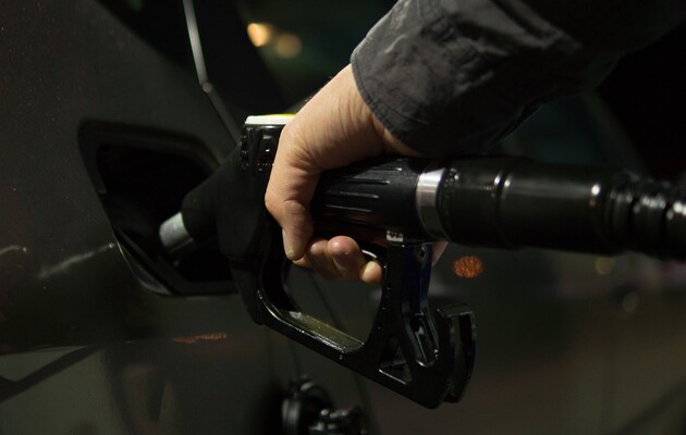 Как изменится цена на топливо в августе: прогноз эксперта