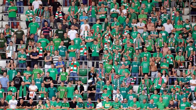 Футбольні ультрас польського клубу вивісили антиукраїнські банери на стадіоні