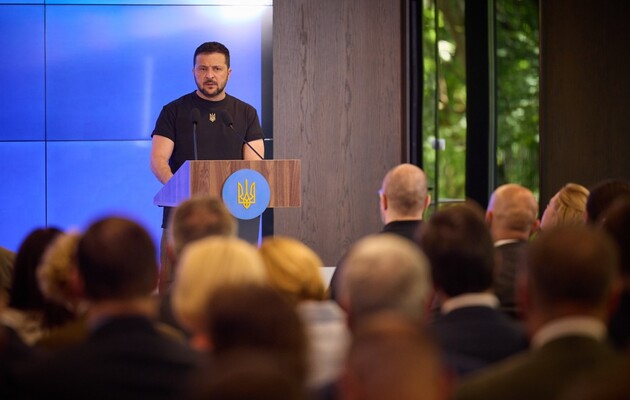 Президент України озвучив п’ять орієнтирів для послів, виступивши на нараді