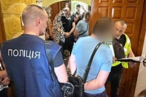 На Миколаївщині чоловік продав у міськраду автівки з гуманітарки – поліція