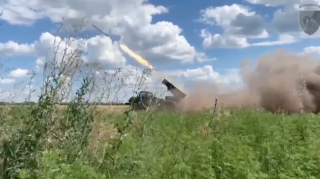 Росіяни все більше б'ють артилерією на Бахмутському напрямку — Череватий