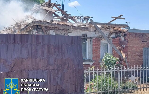 Войска РФ обстреляли один из районов Харьковской области: есть погибшая и раненый