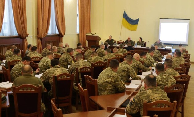 СНБО рекомендовал Залужному назначать на должности военкомов воюющих офицеров
