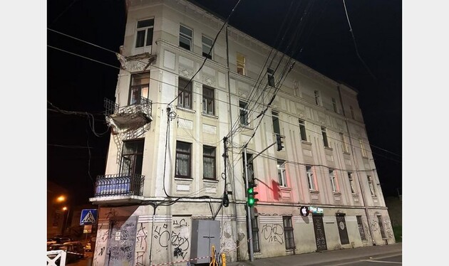 В центре Львова упал балкон, погиб мужчина