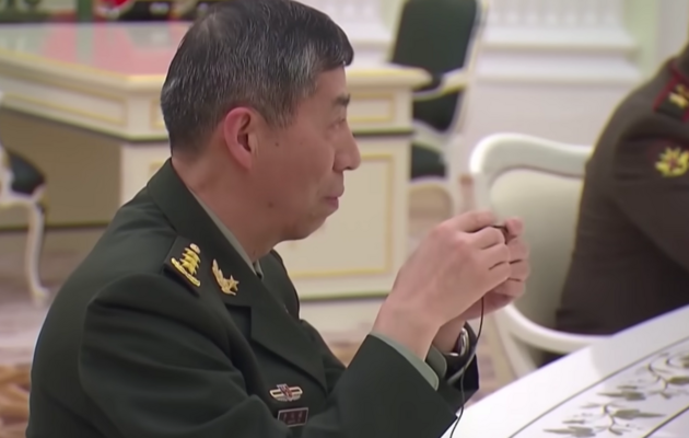 Министр обороны Китая пообещал укрепить военные связи с рядом стран мира, исключив из этого списка США — Bloomberg