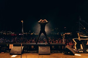 Группа The Killers извинилась за то, что на концерте в Грузии назвала местных жителей и россиян 