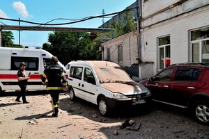 Окупанти завдали удару по освітньому закладу та лікарні в Херсоні: є поранені
