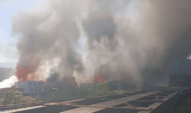У порту Новоросійська виникла масштабна пожежа