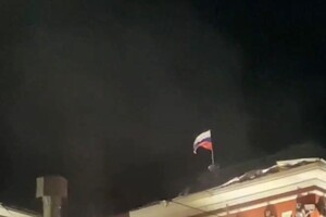 На залізничному вокзалі у російському Курську пролунав вибух - будівлю атакував безпілотник