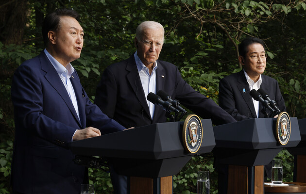 Саміт у Кемп-Девіді: навіщо зустрічалися лідери США, Японії й Південної Кореї та що говорили про Україну