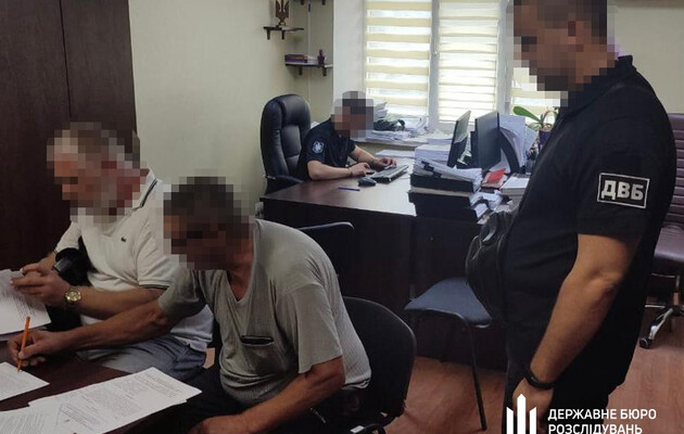 ГБР задержала правоохранителя, который месяцами обворовывал склады с агропродукцией в Харьковской области