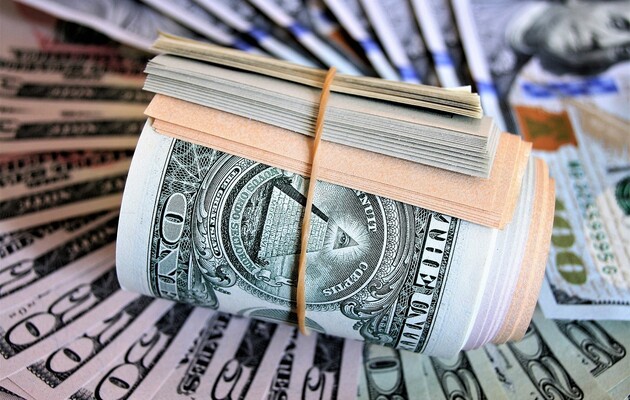 Доля доллара в международных расчетах выросла до нового рекорда – Bloomberg