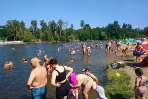 На пляжах Києва зараз краще не купатися: результати перевірки води
