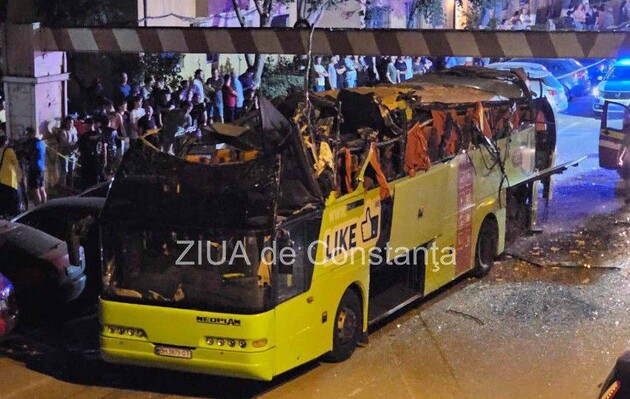 У Румунії автобус із українцями врізався у обмежувач висоти: госпіталізували 8 людей