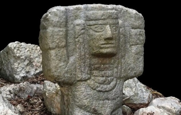Археологи нашли в городе майя скульптуру атланта