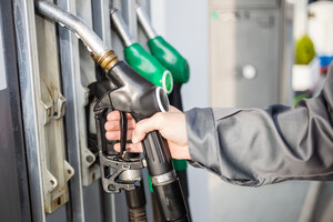 Ціни на АЗС: чи подорожчає бензин до 60 гривень за літр?