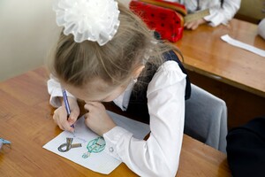 На ВОТ оккупанты требуют, чтобы школьников отдавали учиться по российским программам, угрожают лишением родительских прав - Генштаб