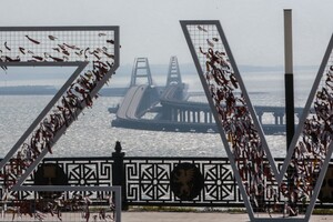 Морские дроны трижды атаковали Крымский мост – Минобороны РФ