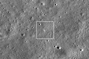 Апарат NASA зробив знімок індійського апарату на Місяці