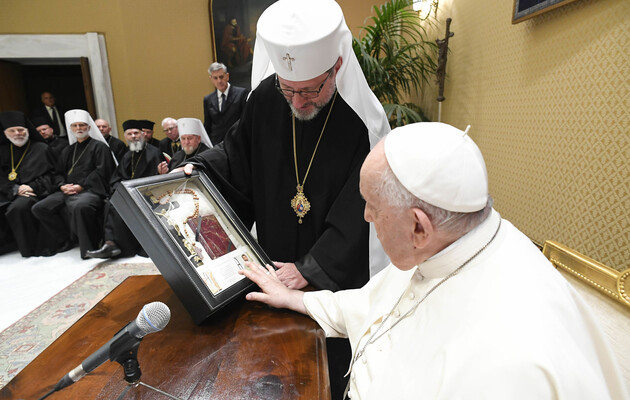 Папа Франциск заверил, что он на стороне Украины