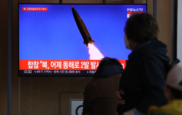 Північна Корея запустила дві балістичні ракети на тлі візиту Кім Чен Ина до РФ — CNN