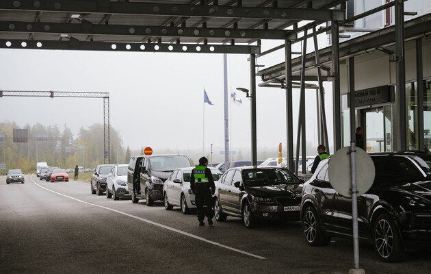У Фінляндії заборонили в’їзд автомобілів з російською реєстрацією