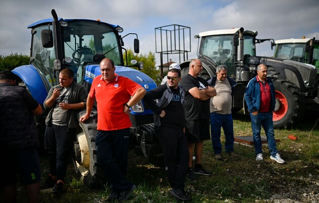 У Болгарії фермери заблокували дороги через скасування заборони на імпорт українського зерна