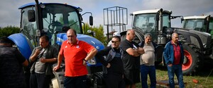В Болгарии фермеры заблокировали дороги из-за отмены запрета на импорт украинского зерна