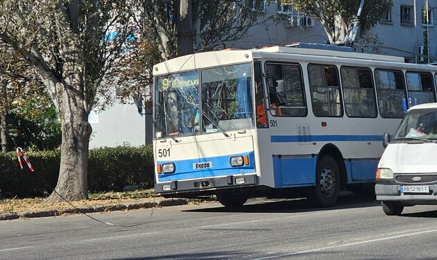 Россияне ударили по троллейбусу в Херсоне. Есть пострадавшие и погибший